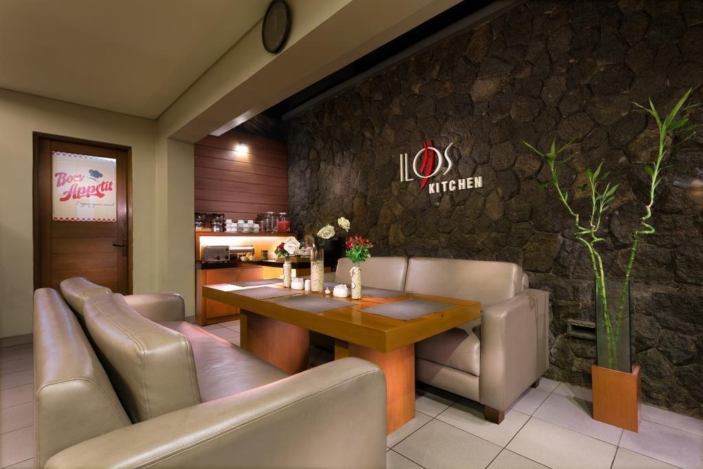 Ilos Hotel Бандунг Экстерьер фото