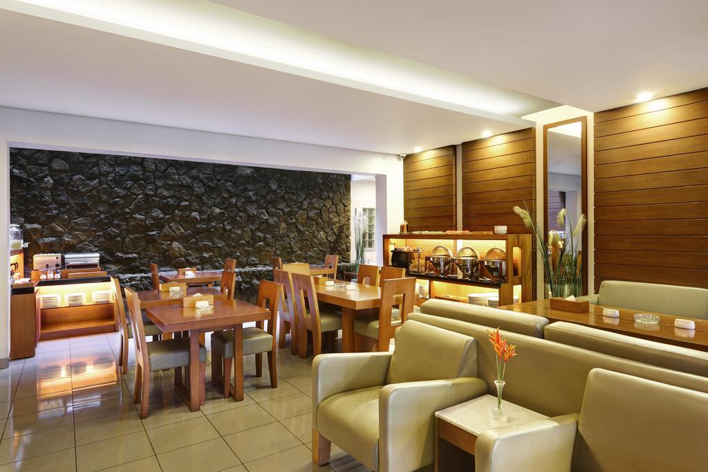 Ilos Hotel Бандунг Экстерьер фото
