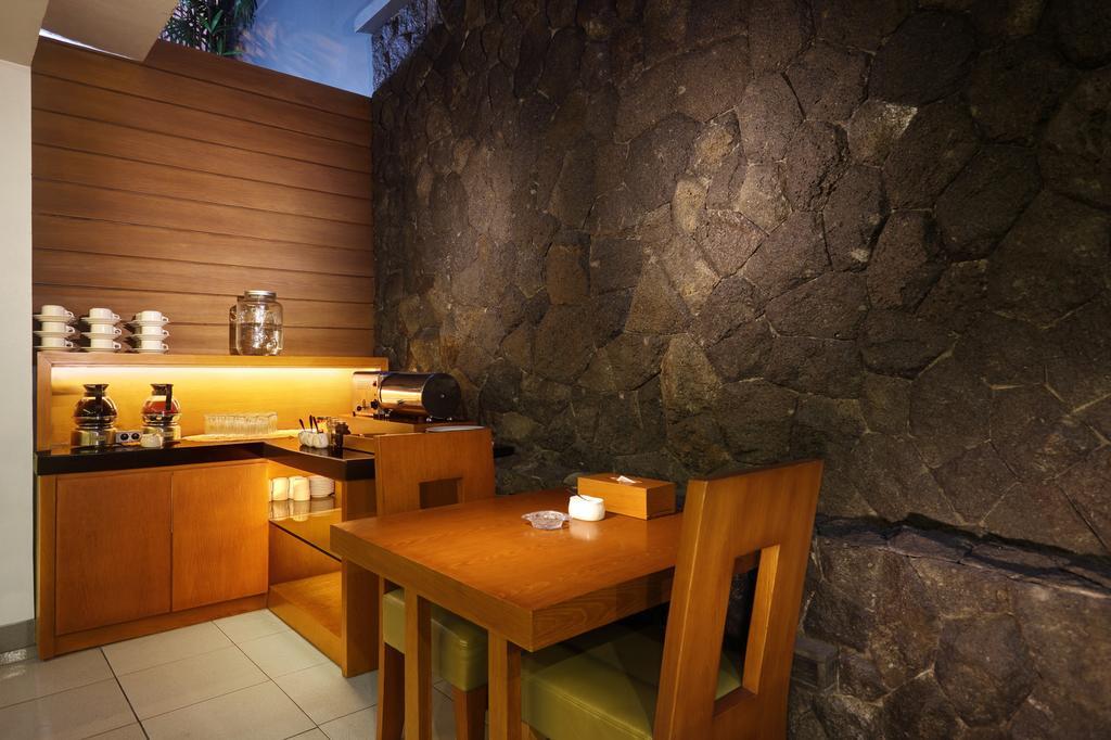 Ilos Hotel Бандунг Экстерьер фото