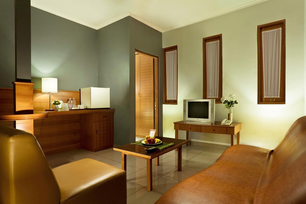 Ilos Hotel Бандунг Экстерьер фото